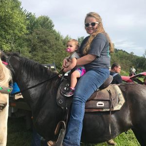 Meet your Posher, Kayla